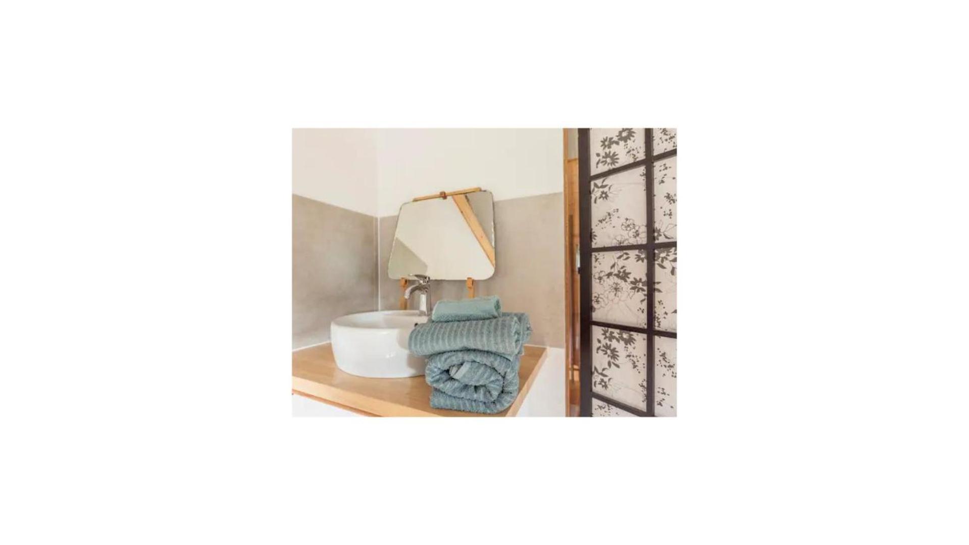 Chambre Triple Deluxe - Gite De La Louve Fougax-et-Barrineuf 外观 照片